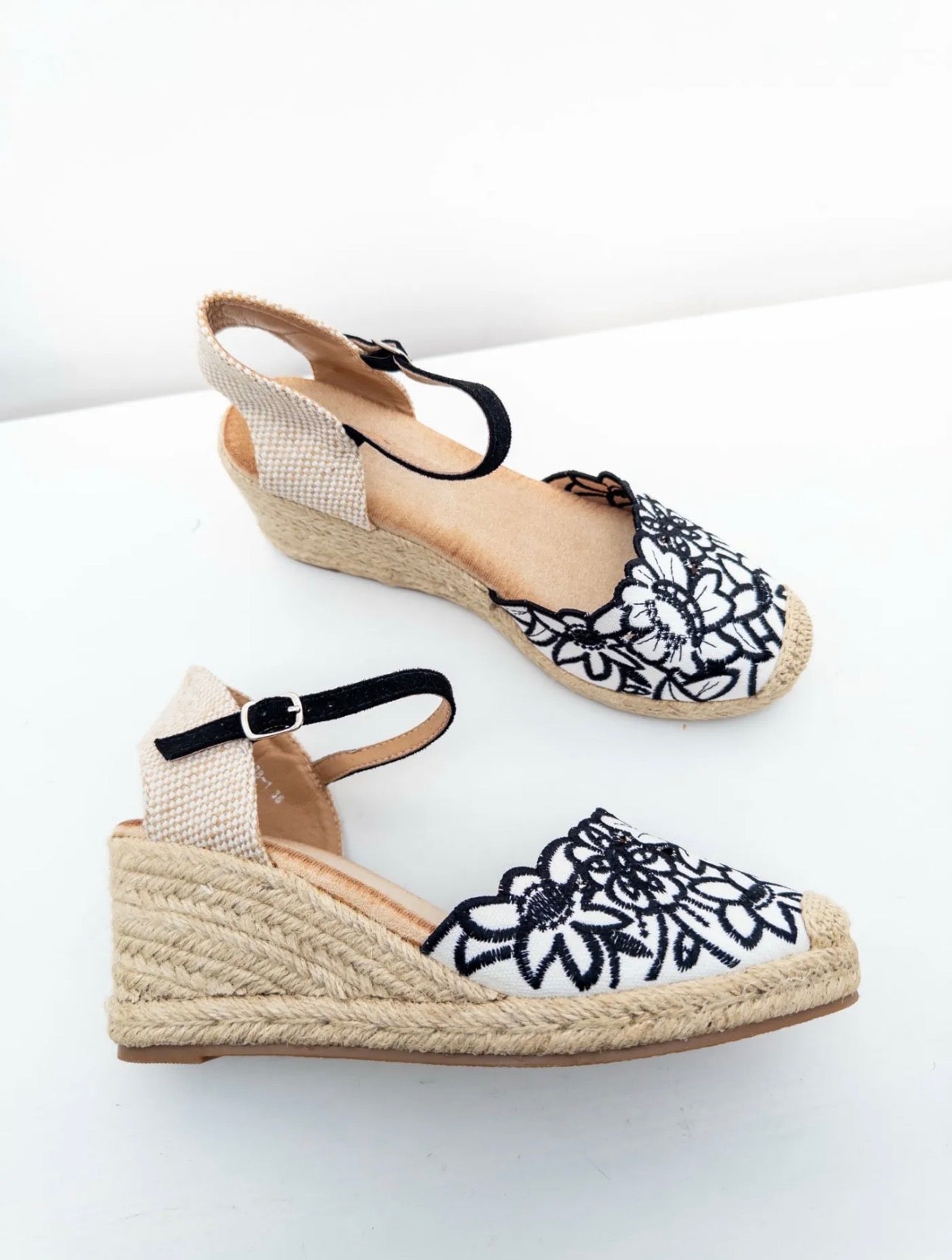 Esparteña Floral Oscura